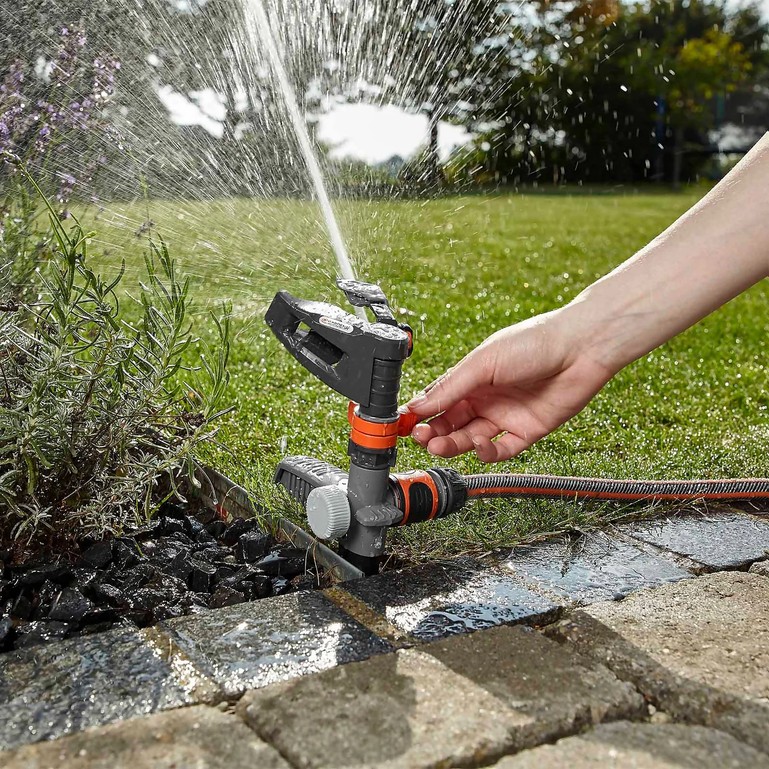 GARDENA Pulse Spike Water Sprinkler 4 GARDENA Pulse Spike Water Sprinkler - Image 2