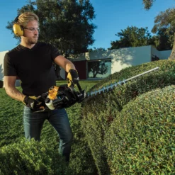 McCulloch HT5622 Petrol Hedge Trimmer 13 McCulloch HT5622 Petrol Hedge Trimmer -Garden Outdoor Equipment Store 13524822 5684936893639216
